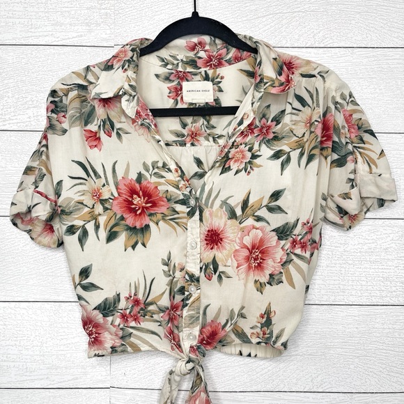 American Eagle | Tropical Tie Front Crop To Short Sleeve